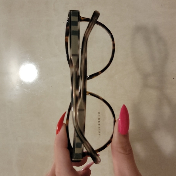 Burberry Square Style W/Demo Lens. - Picture 7 of 10
